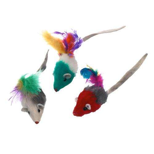 Karlie Fellmaus mit Federn