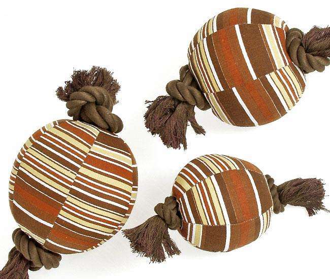 Karlie SENIOR DOG TOY Ball mit Seil - 10 cm